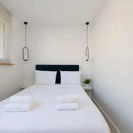 Downtown Chic By Bookinghost Apartment *