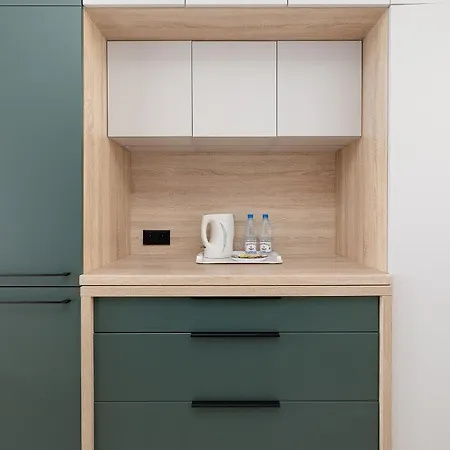 Downtown Chic By Bookinghost *