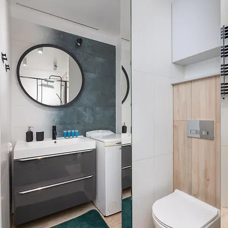 Downtown Chic By Bookinghost * 슈체친