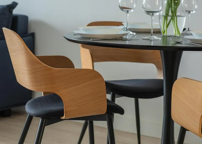 Downtown Chic By Bookinghost Apartament