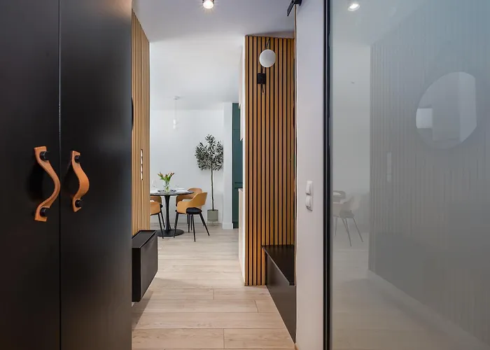 Downtown Chic By Bookinghost Apartament *