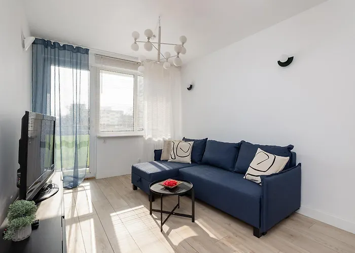 Downtown Chic By Bookinghost *