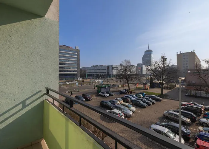 Downtown Chic By Bookinghost *